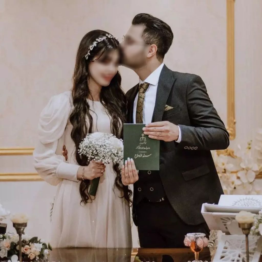 ژست عکس عقد در آتلیه