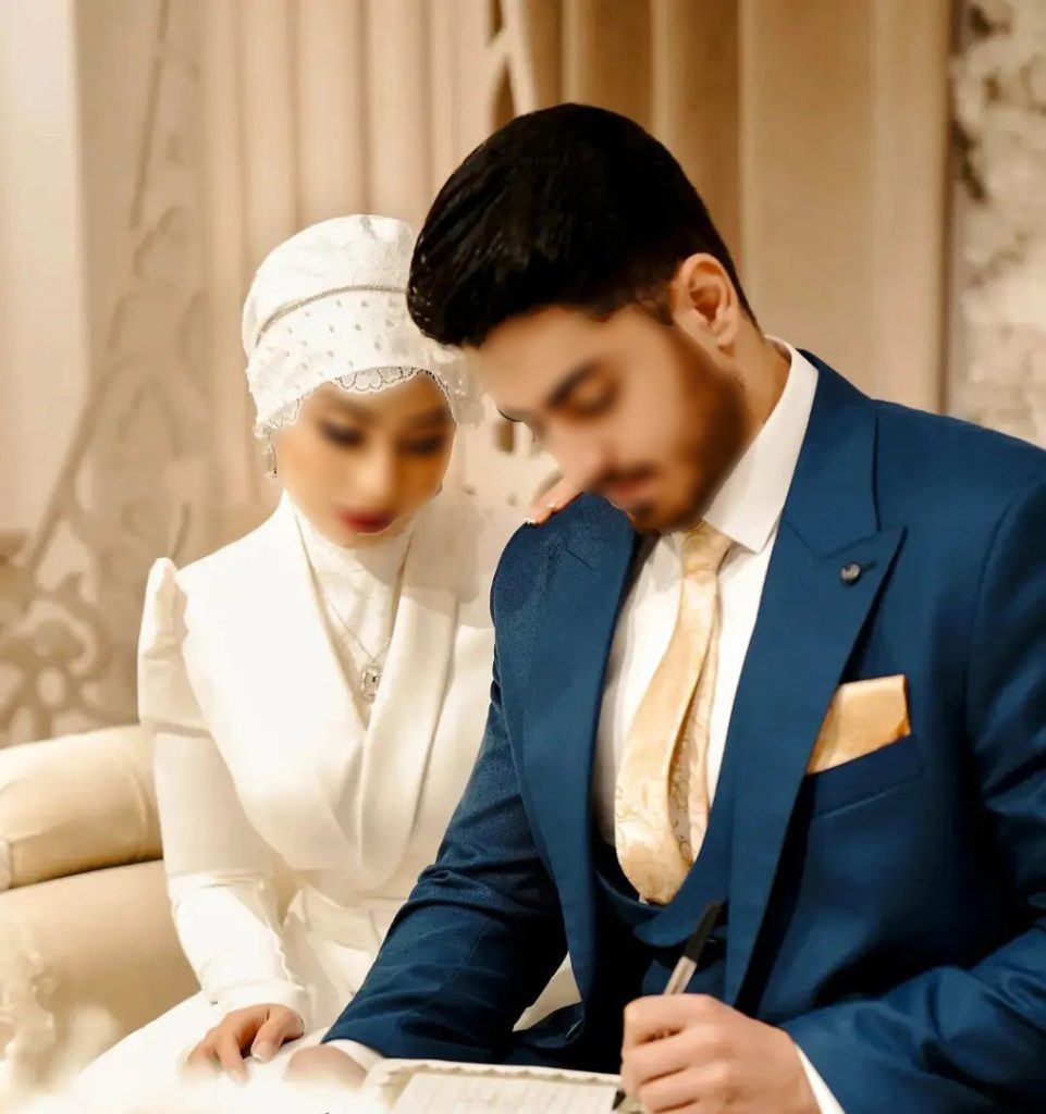 عکس عقد محضری همراه با امضا عقد